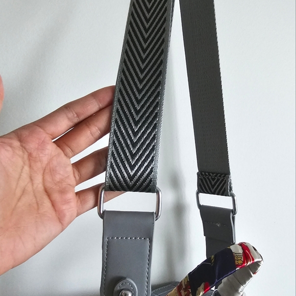 Funky Bucket Bag - Picture 3 of 4